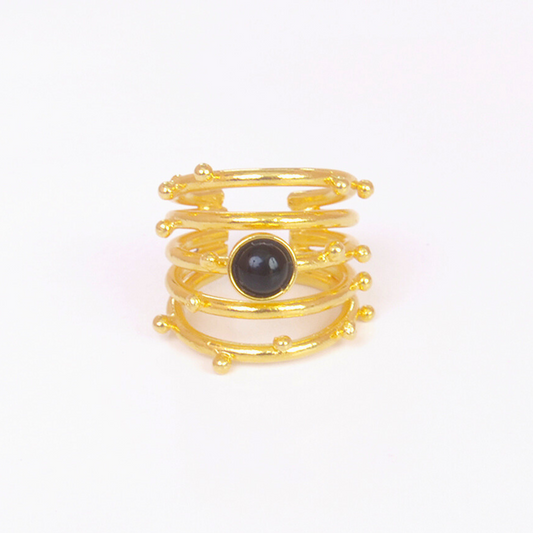 Anello con una gemma