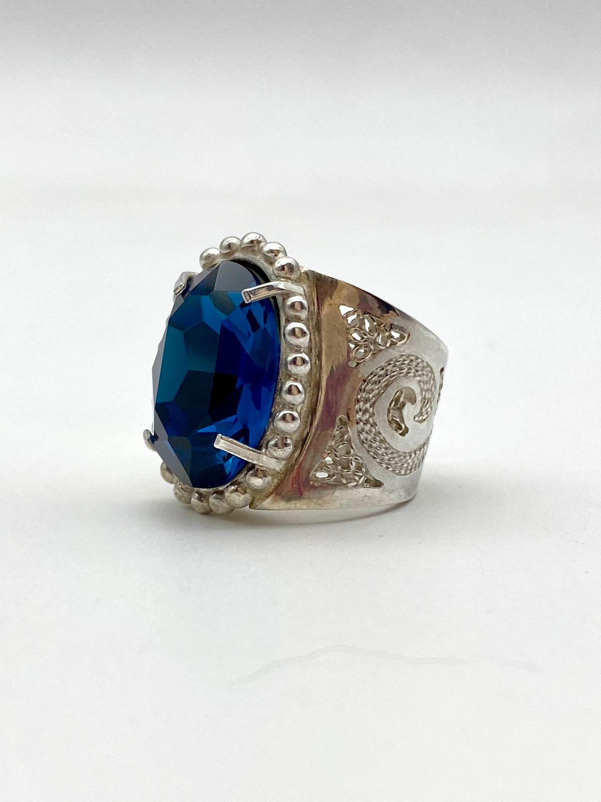 Oval Luxe Filigree Ring