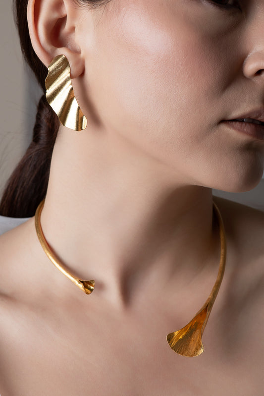 Lily of Serenity Choker